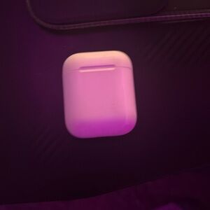 I’m selling my old air pods 1st gen